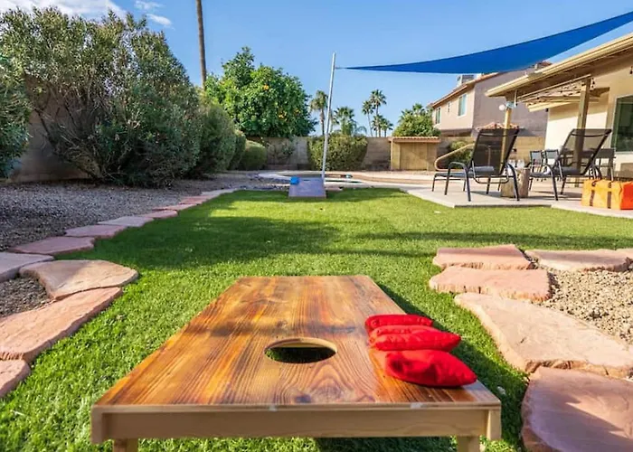 New Listing Stylish 4 Bdrm Wpool And Game Phoenix