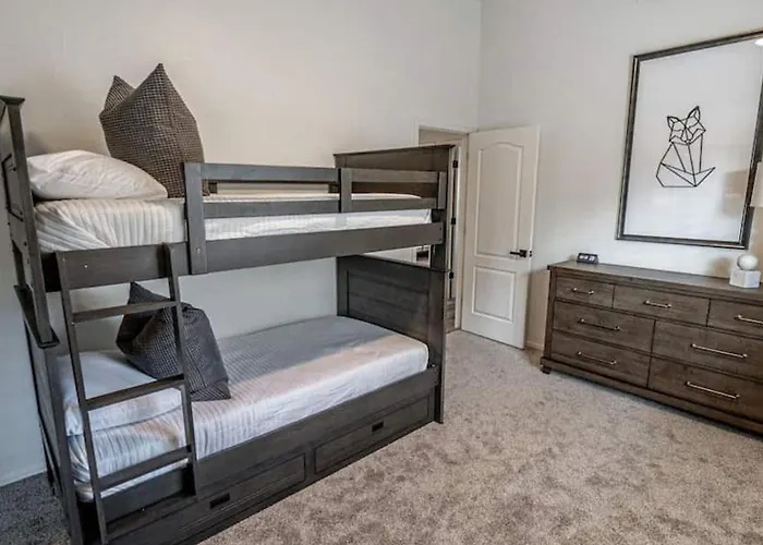 Holiday home New Listing Stylish 4 Bdrm Wpool And Game *