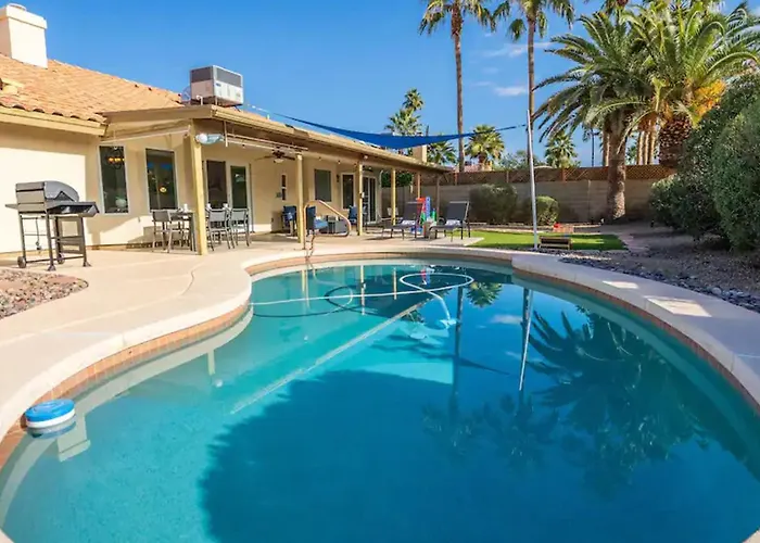 Holiday home New Listing Stylish 4 Bdrm Wpool And Game Phoenix