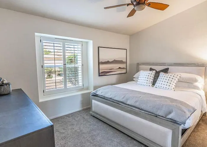New Listing Stylish 4 Bdrm Wpool And Game Holiday home Phoenix