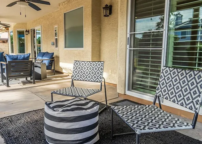 Holiday home New Listing Stylish 4 Bdrm Wpool And Game Phoenix