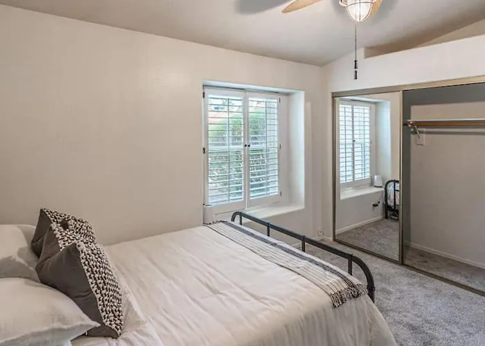 New Listing Stylish 4 Bdrm Wpool And Game * Phoenix