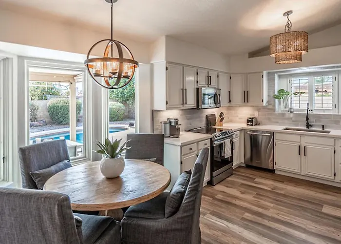 Holiday home New Listing Stylish 4 Bdrm Wpool And Game *