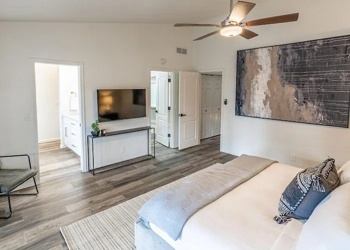 New Listing Stylish 4 Bdrm Wpool And Game