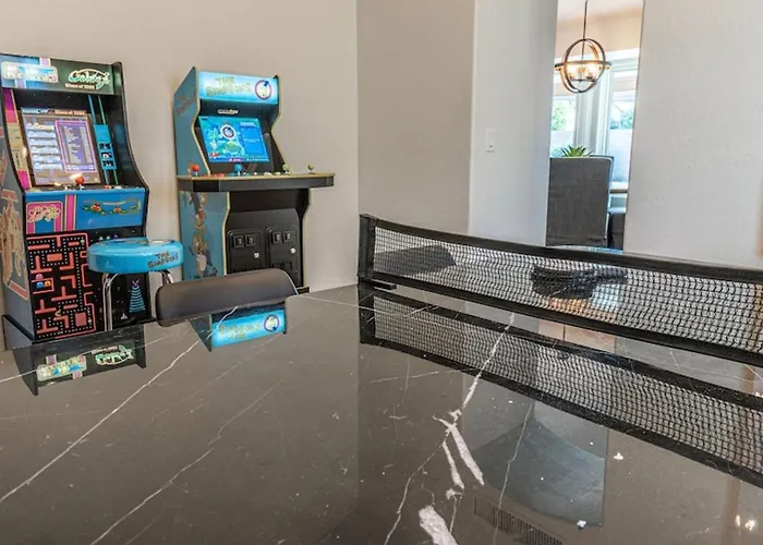 New Listing Stylish 4 Bdrm Wpool And Game * Phoenix